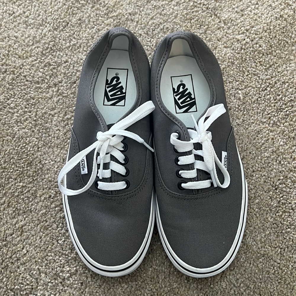 New never worn dark grey classic vans women’s size 8.5